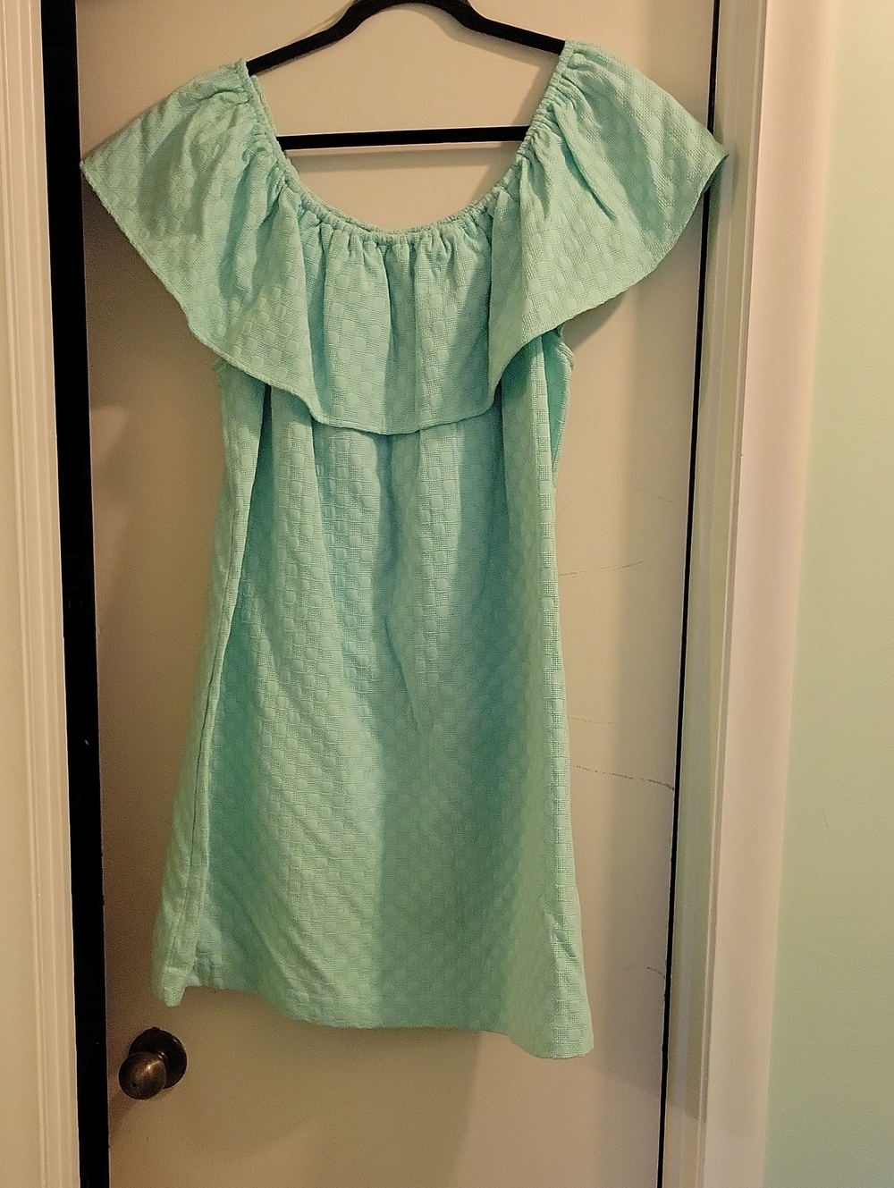 crown & ivy Mint Ruffled Off-Shoulder Womens Dress